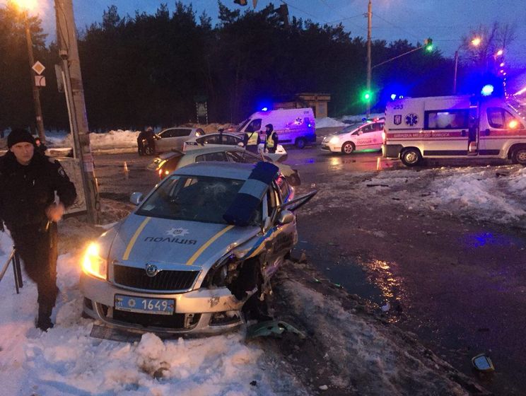 Князев: Сегодня ночью в Киеве и Ровно получили травмы пятеро полицейских