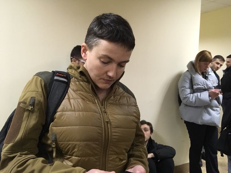Луценко заявил, что Савченко вызвали на допрос в СБУ, но сегодня она уехала за границу