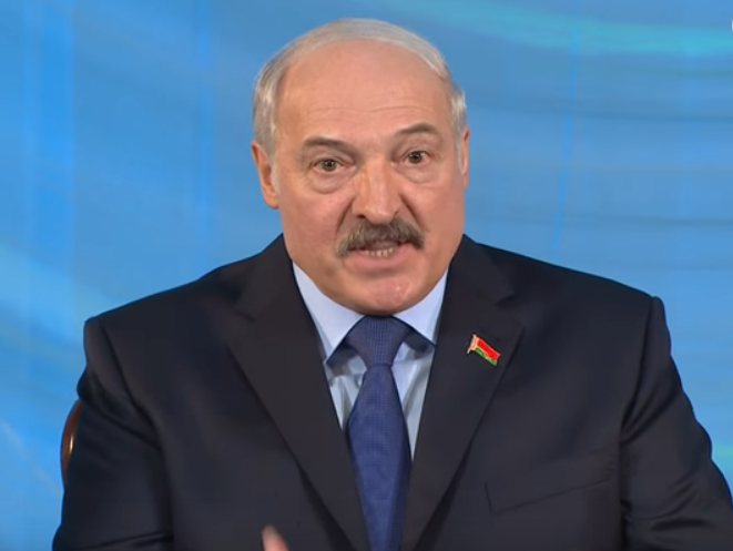 "Вот он пришел и всех вас уделал". Лукашенко не беспокоится, что Беларусь на "Евровидении" представит украинец. Видео