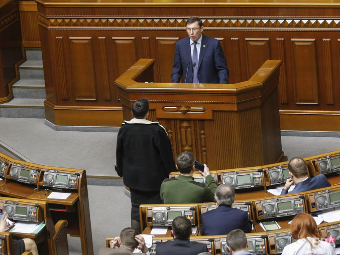 Луценко заявил, что за "террористическим дуэтом Рубан&ndash;Савченко" может стоять "Украинский выбор" Медведчука
