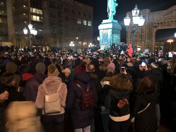 В Москве прошли две акции в память о жертвах пожара в Кемерово