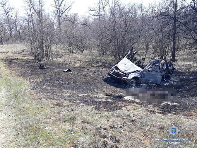 На линии соприкосновения в Луганской области подорвался автомобиль с семьей из четырех человек