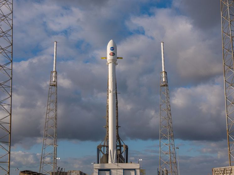 SpaceX перенесла запуск Falcon 9 на 18 апреля