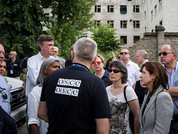Миссия ОБСЕ посетила "ядерную" шахту на оккупированной боевиками "ДНР" территории