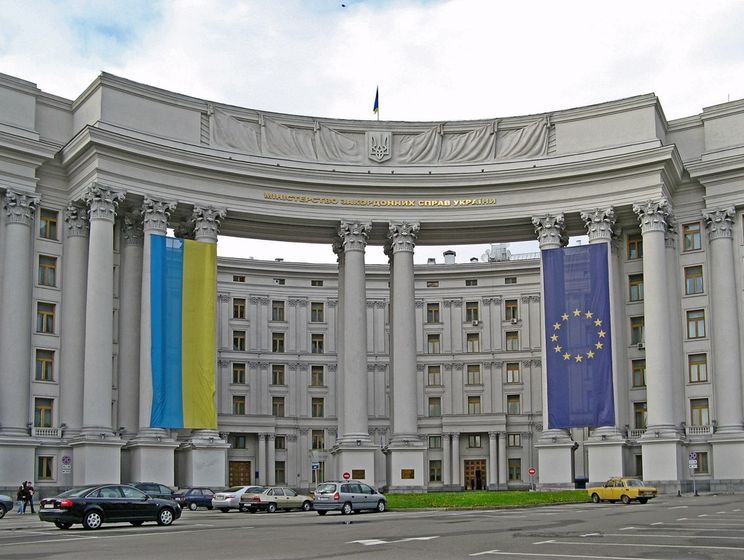 Замглавы МИД Украины: По разным данным, в Закарпатье выдано больше 100 тыс. венгерских паспортов