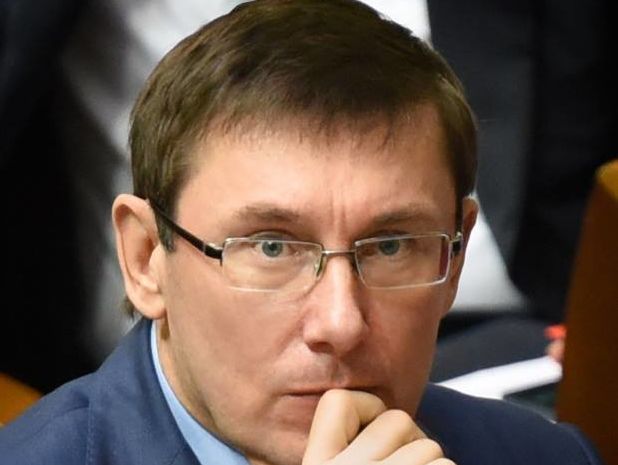 "Українців більше не цікавлять прояви корупції часів Януковича". Луценко виголосив промову в Європарламенті англійською мовою