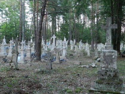 В Польше напали на украинцев, восстанавливавших греко-католическое кладбище
