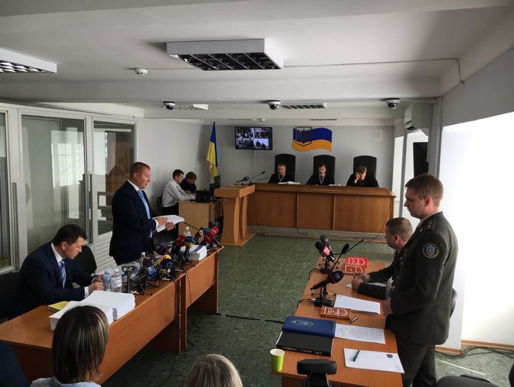Суд по делу о госизмене Януковича допрашивает главу компании, охранявшей "Межигорье". Видеотрансляция