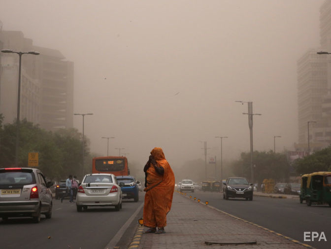 В Индии жертвами песчаной бури стали 72 человека
