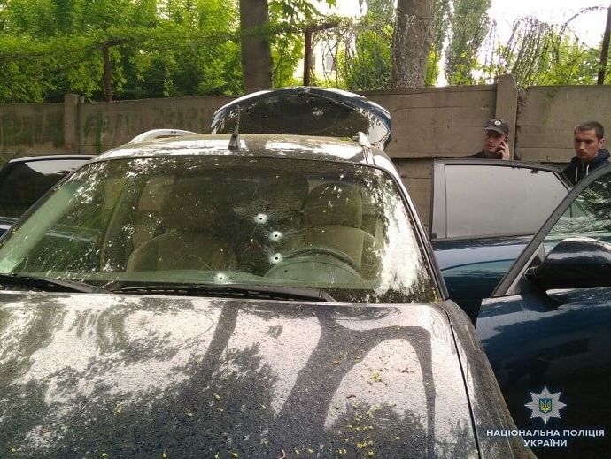 В Киеве обстреляли автомобиль бизнесмена, снабжающего топливом полицию и Госуправление делами