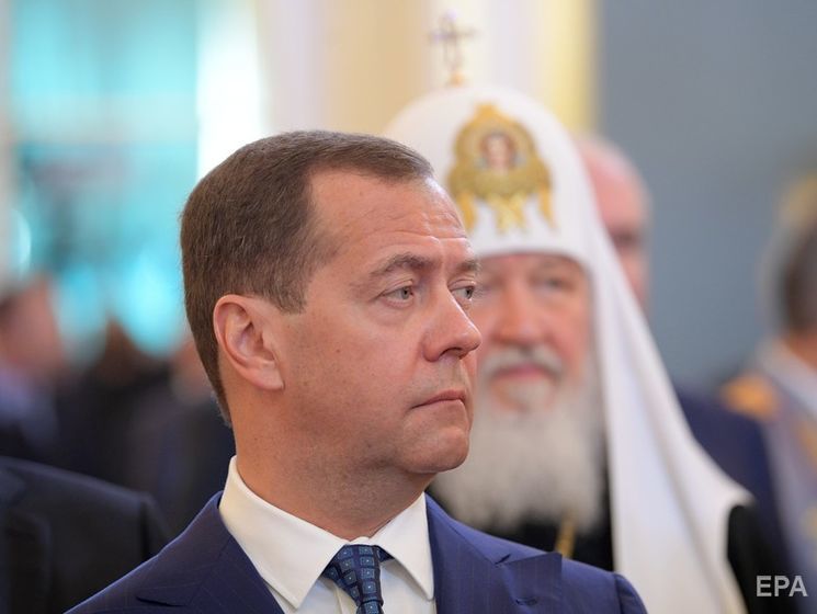 Медведев хочет сменить шесть из девяти своих заместителей