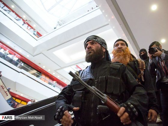 В Тегеране актеры, переодетые в боевиков ИГИЛ, “захватили” торговый центр