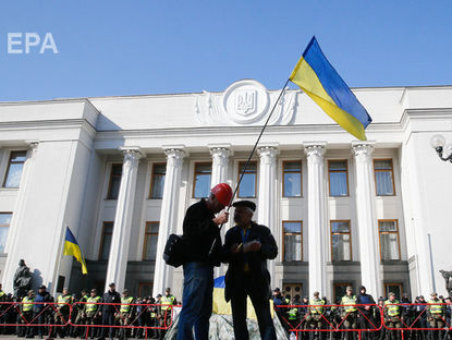 Более 50% респондентов выступают за внеочередные президентские и парламентские выборы в Украине – центр "София"