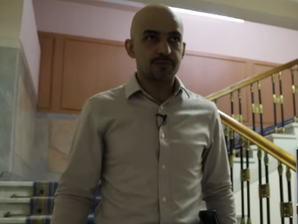 Найем провел первый рабочий день в Раде после избиения. Видео