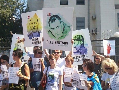 В Киеве типография отказалась печатать плакаты в поддержку Сенцова
