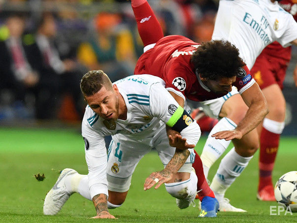 Больше 300 тыс. человек подписали петицию с требованием наказать капитана "Реала" из-за травмы нападающего "Ливерпуля" в финале Лиги чемпионов