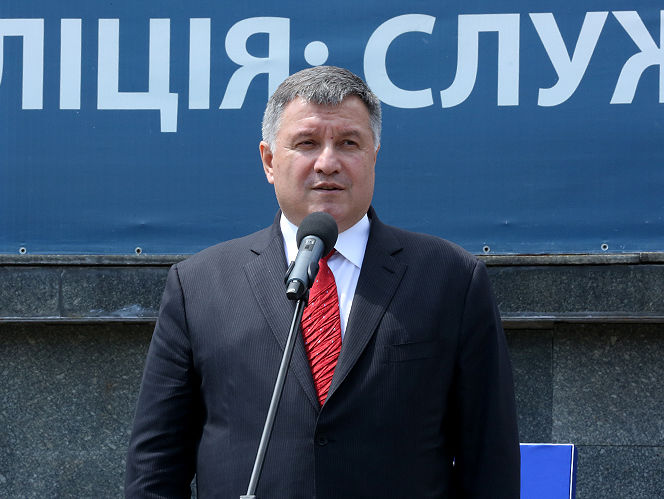 Аваков назвал провокацией вопрос о том, когда он заговорит на украинском. Видео