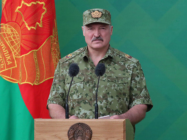 Лукашенко звинуватив росіян у приватизації перемоги у Другій світовій війні