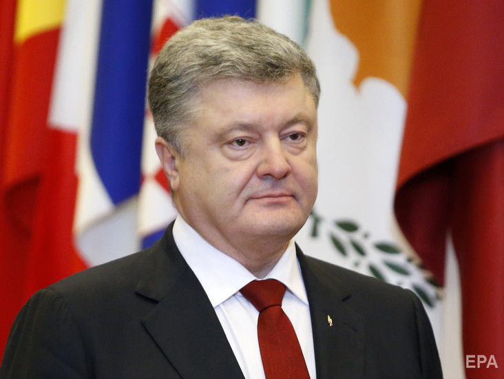 Порошенко по телефону обсудил с Путиным вопрос украинских политзаключенных