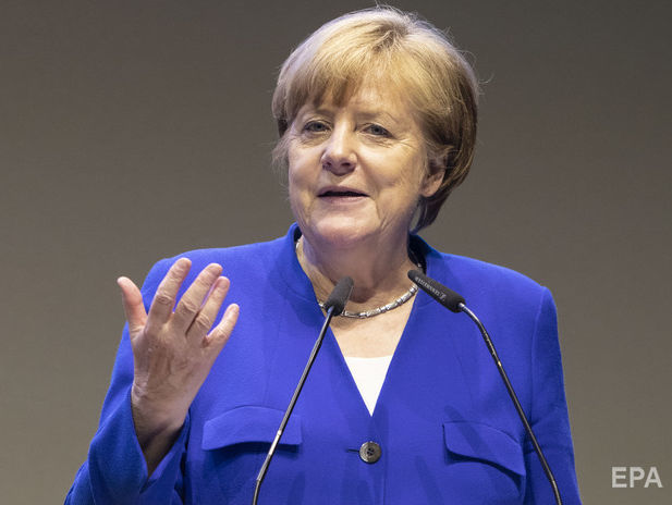 Меркель заявила, что возвращение РФ в "Большую восьмерку" может произойти только после прогресса по ситуации в Украине