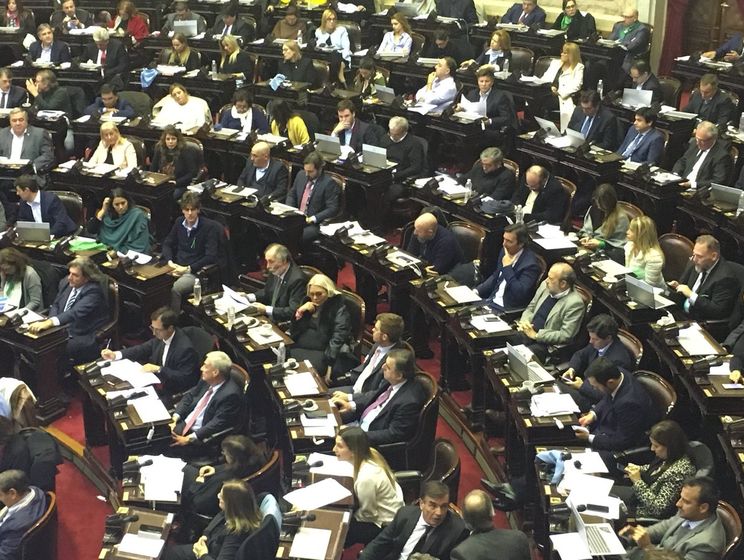 ﻿Нижня палата парламенту Аргентини із сьомого разу проголосувала за законопроект про легалізацію абортів