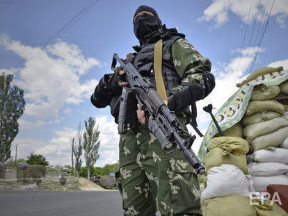 На оккупированной территории Луганской области наблюдатели ОБСЕ зафиксировали 15 грузовиков с техникой боевиков