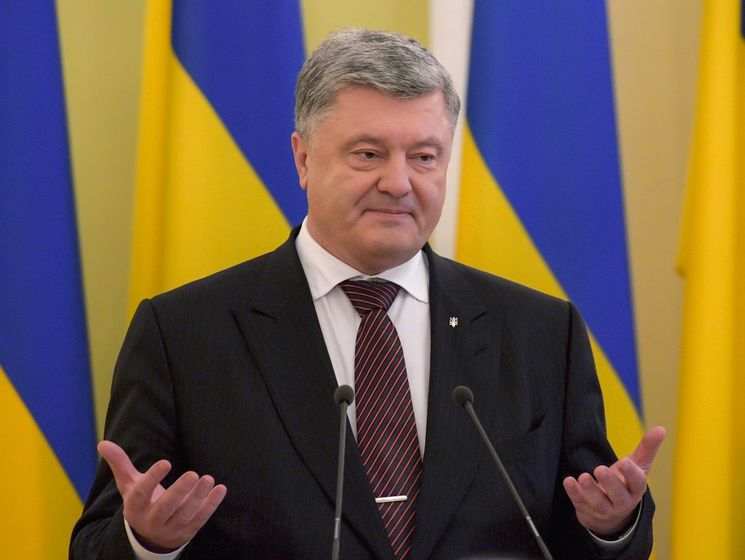 Количество госслужащих в Украине за три года сократилось на 20% – Порошенко