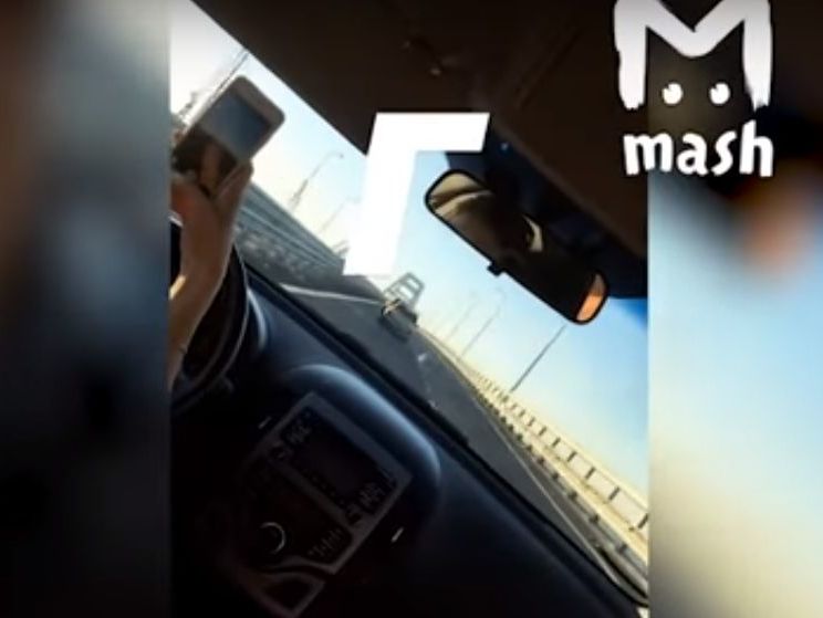 Женщина устроила ДТП на Крымском мосту, снимая видео