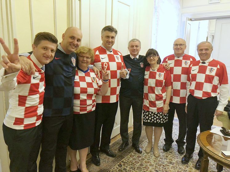 Кабинет министров Хорватии провел заседание в футболках национальной сборной