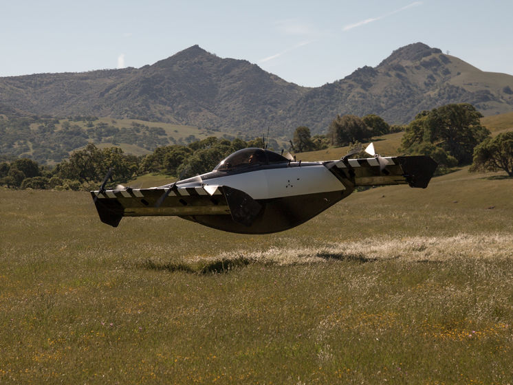 Канадский стартап презентовал летающий автомобиль BlackFly. Видео