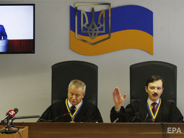 Оболонский суд Киева поручил заменить государственного адвоката Януковичу в деле о госизмене