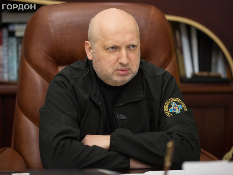 Турчинов считает, что в госбюджете на 2019 год нужно предусмотреть повышение зарплат украинским военным