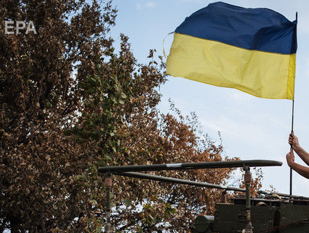 Житель Луганской области после поездки на заработки в Россию сорвал флаг Украины со здания прокуратуры
