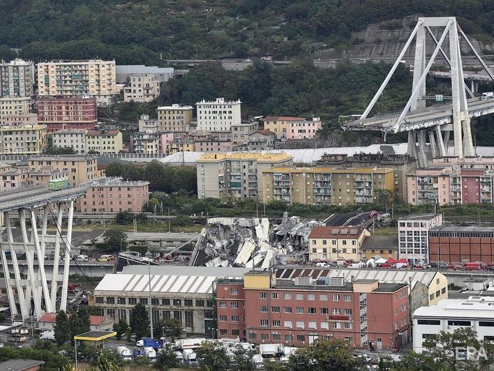 Число жертв обрушения моста в Генуе увеличилось до 35 человек