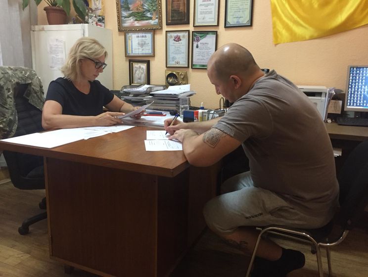Двое россиян, которые находятся в СИЗО Киева, написали письмо Путину с просьбой обменять их на одного из украинских политзаключенных &ndash; Денисова