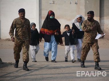 Теракт в школе, захваченной боевиками в Пакистане: 141 человек погиб, 120 раненых