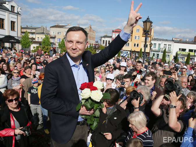 Экзит-полл: На президентских выборах в Польше побеждает Дуда