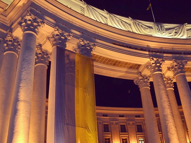 МИД Украины выразил "решительный протест" против очередного российского "гумконвоя" для Донбасса