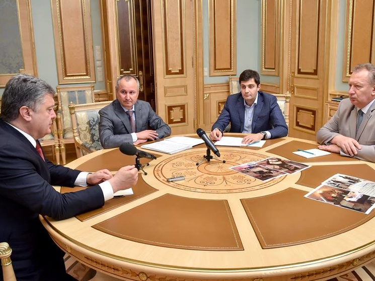 Руководители СБУ и ГПУ доложили Порошенко об антикоррупционной операции в прокуратуре