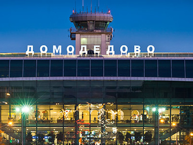 Самолет "Днеправиа" совершил аварийную посадку в Домодедово