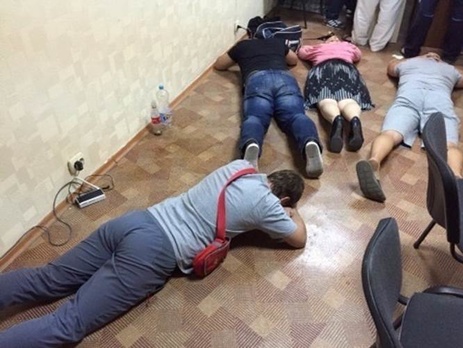 В Харькове правоохранители прекратили работу конвертцентра, который обслуживал террористов 