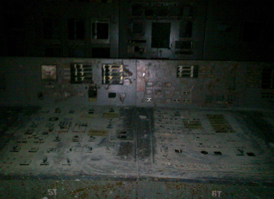 Сгоревший пульт управления энергоблоком на четвертом реакторе ЧАЭС после взрыва и пожара в 1986-м году