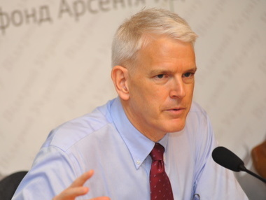 Экс-посол США в Украине Пайфер: Обама не пойдет на компромисс с Россией в вопросе восстановления целостности Украины