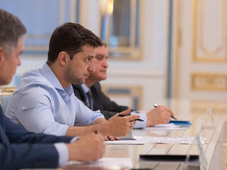 Зеленский принял приглашение Макрона нанести визит в Париж – Администрация Президента Украины