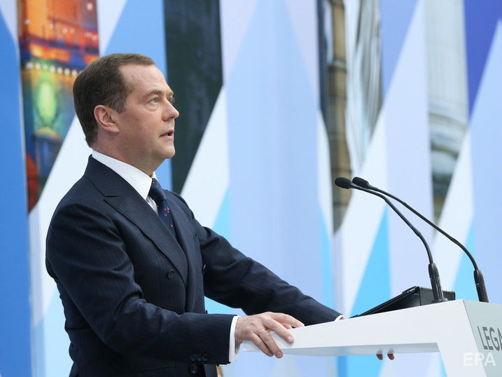 Медведев заявил, что Зеленский пока не сделал шагов для восстановления отношений с Россией