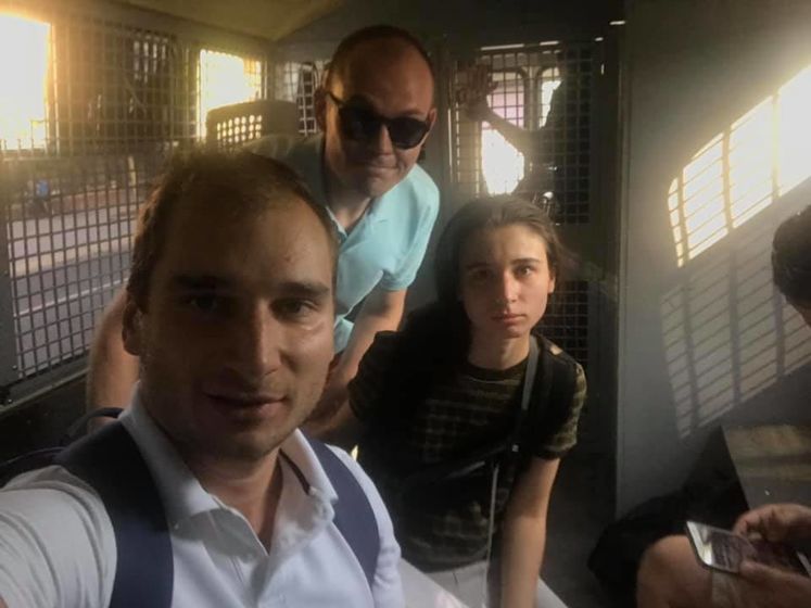 В Москве задержали журналистов, вышедших с одиночным пикетом в поддержку корреспондента Голунова