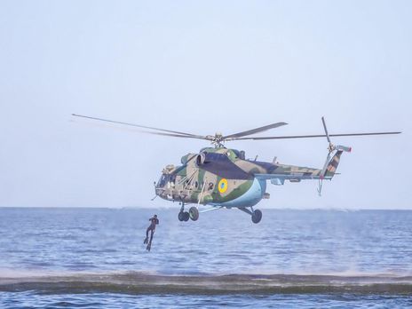 ﻿В Азовському морі відбулися спільні навчання українських прикордонників, нацгвардійців і рятувальників. Фоторепортаж
