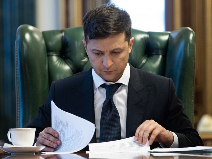 Зеленский уволил глав трех ОГА и назначил на их места временно исполняющих обязанности