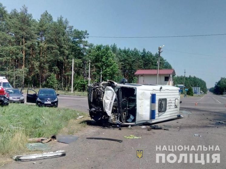 ﻿У Волинській області у ДТП потрапила "швидка", є загиблий – поліція