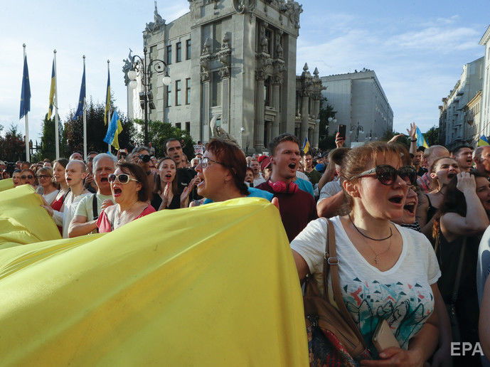 Первоочередной для украинцев является антикоррупционная реформа &ndash; опрос